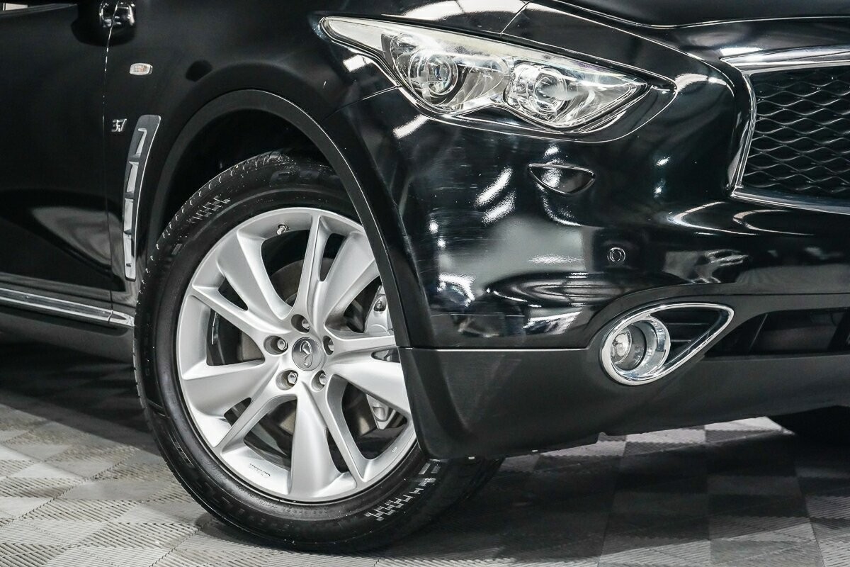 Infiniti Qx70 image 2