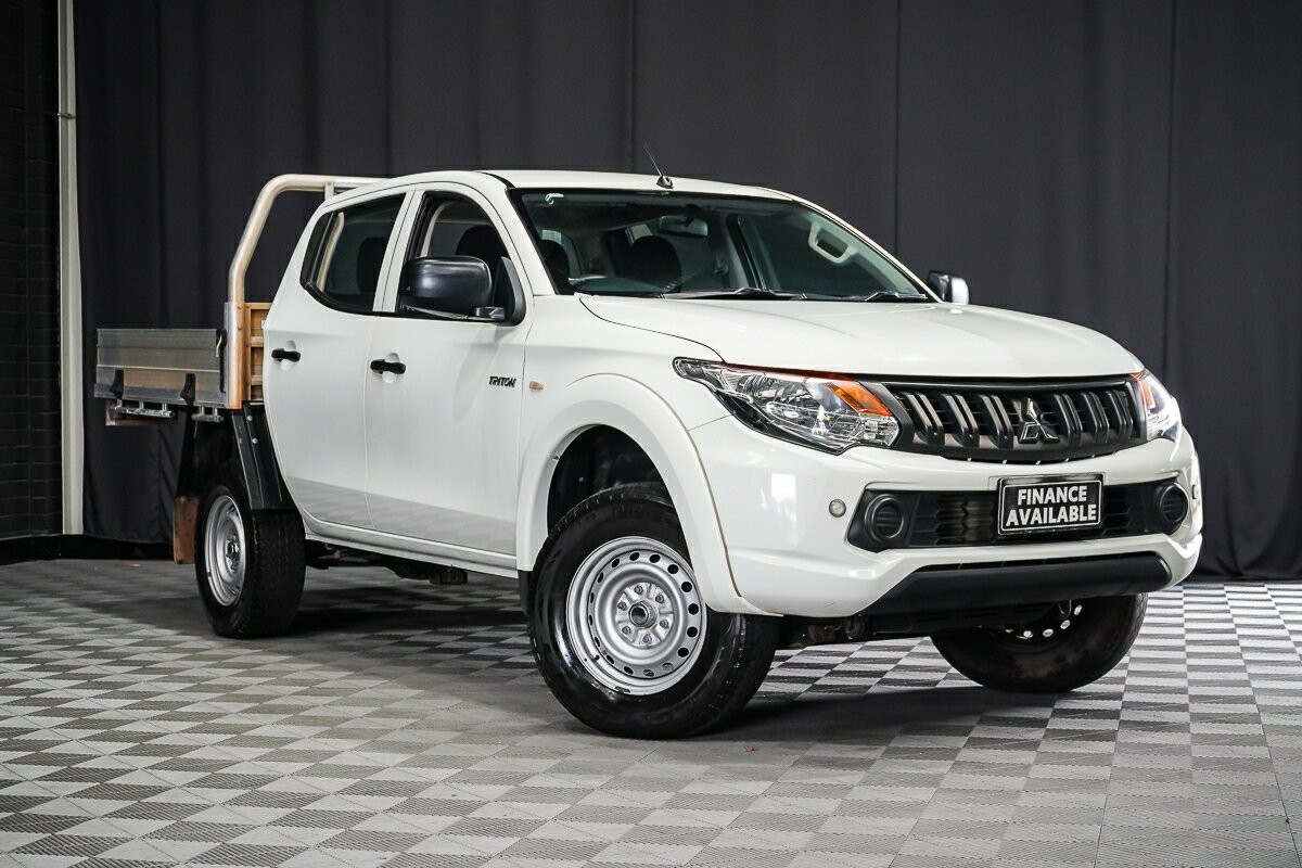 Mitsubishi Triton image 1