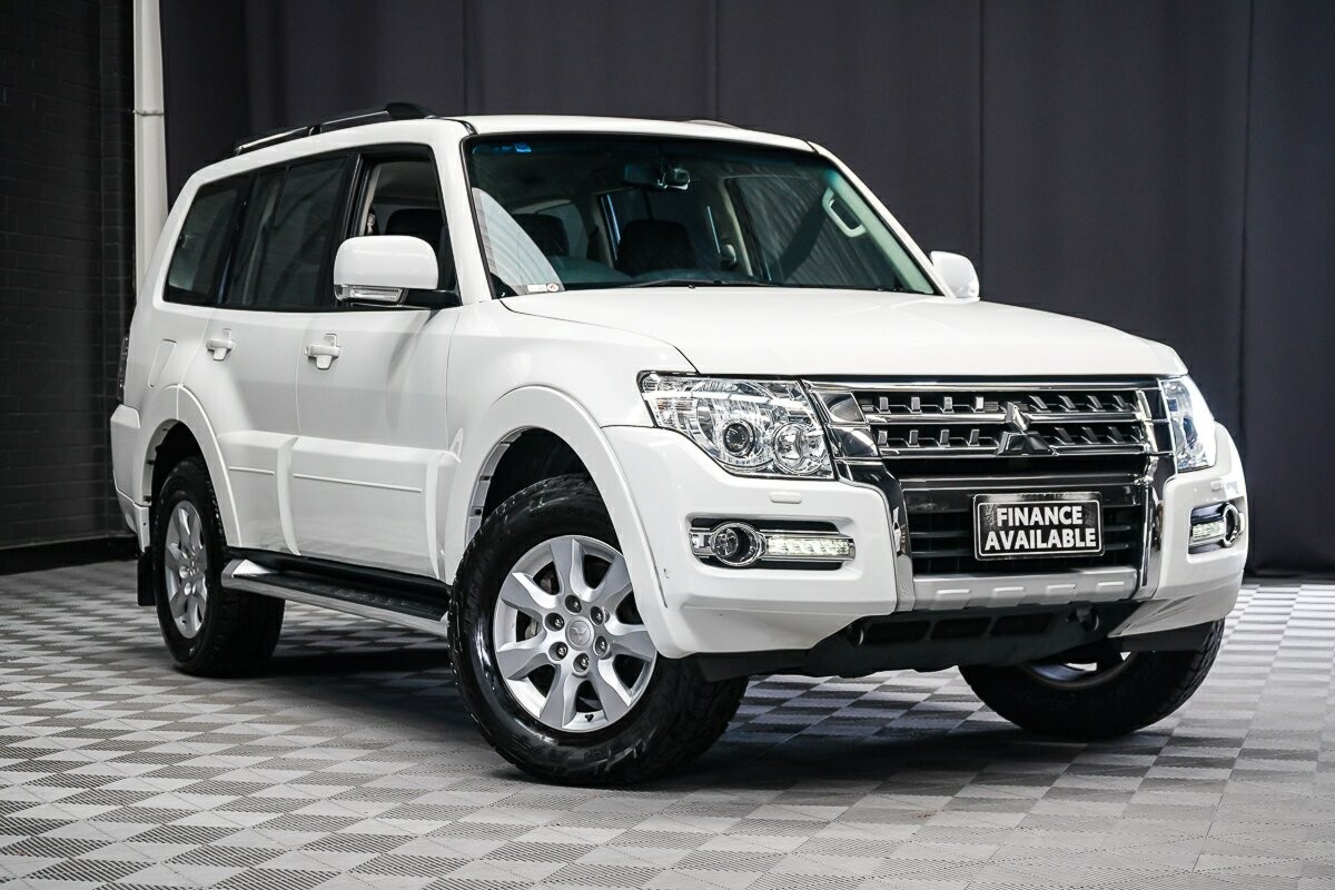 Mitsubishi Pajero image 1