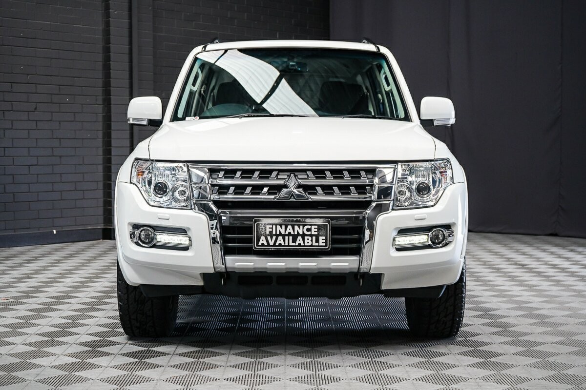 Mitsubishi Pajero image 3