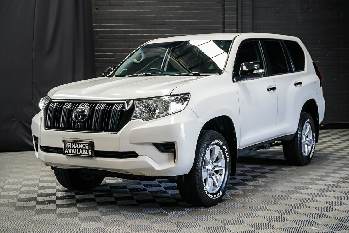 Toyota Landcruiser Prado image 4