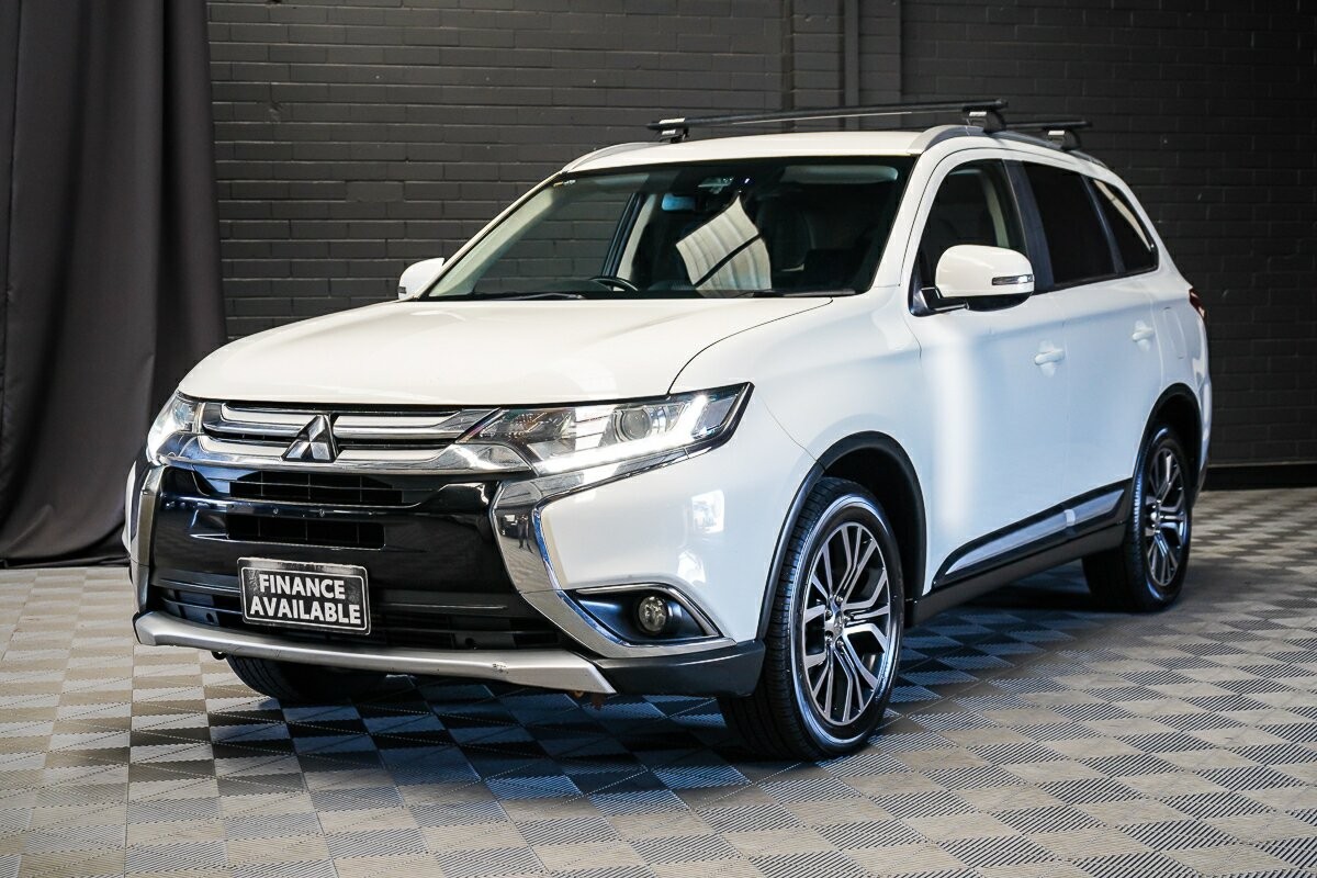 Mitsubishi Outlander image 4