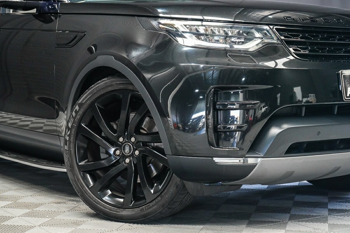 Land Rover Discovery image 2