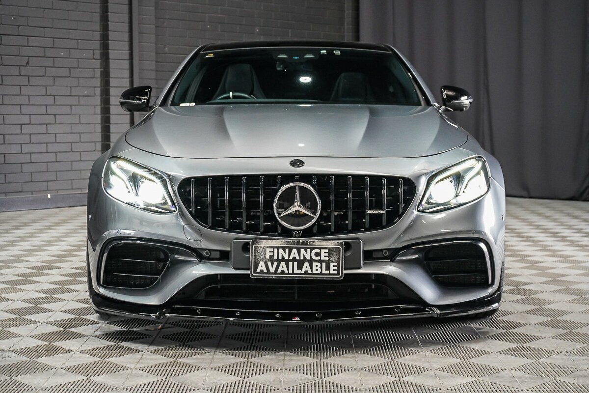 Mercedes Benz E-class image 3
