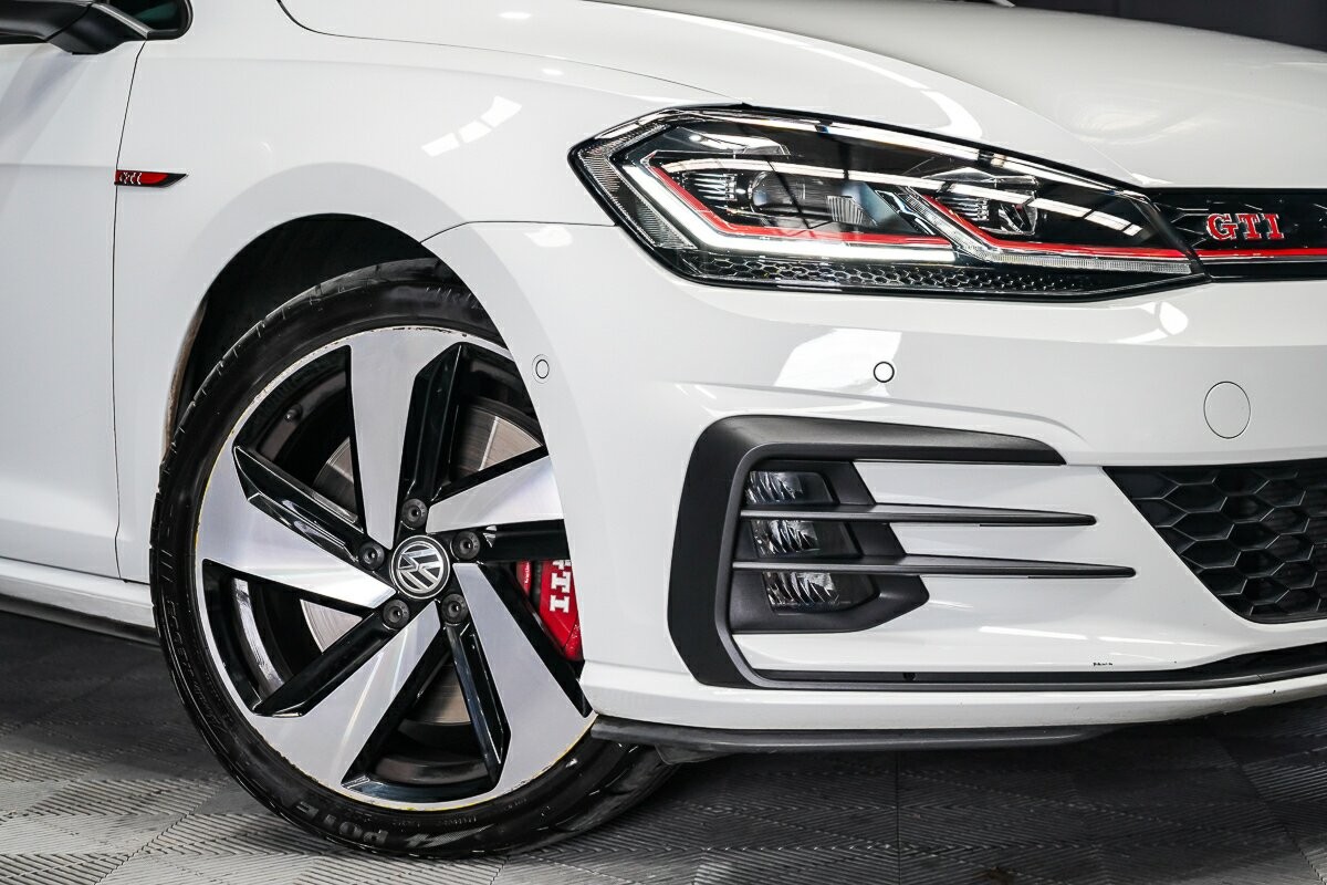 Volkswagen Golf image 2