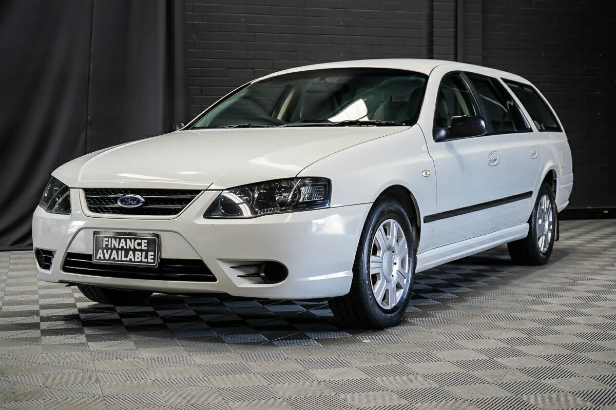Ford Falcon image 4