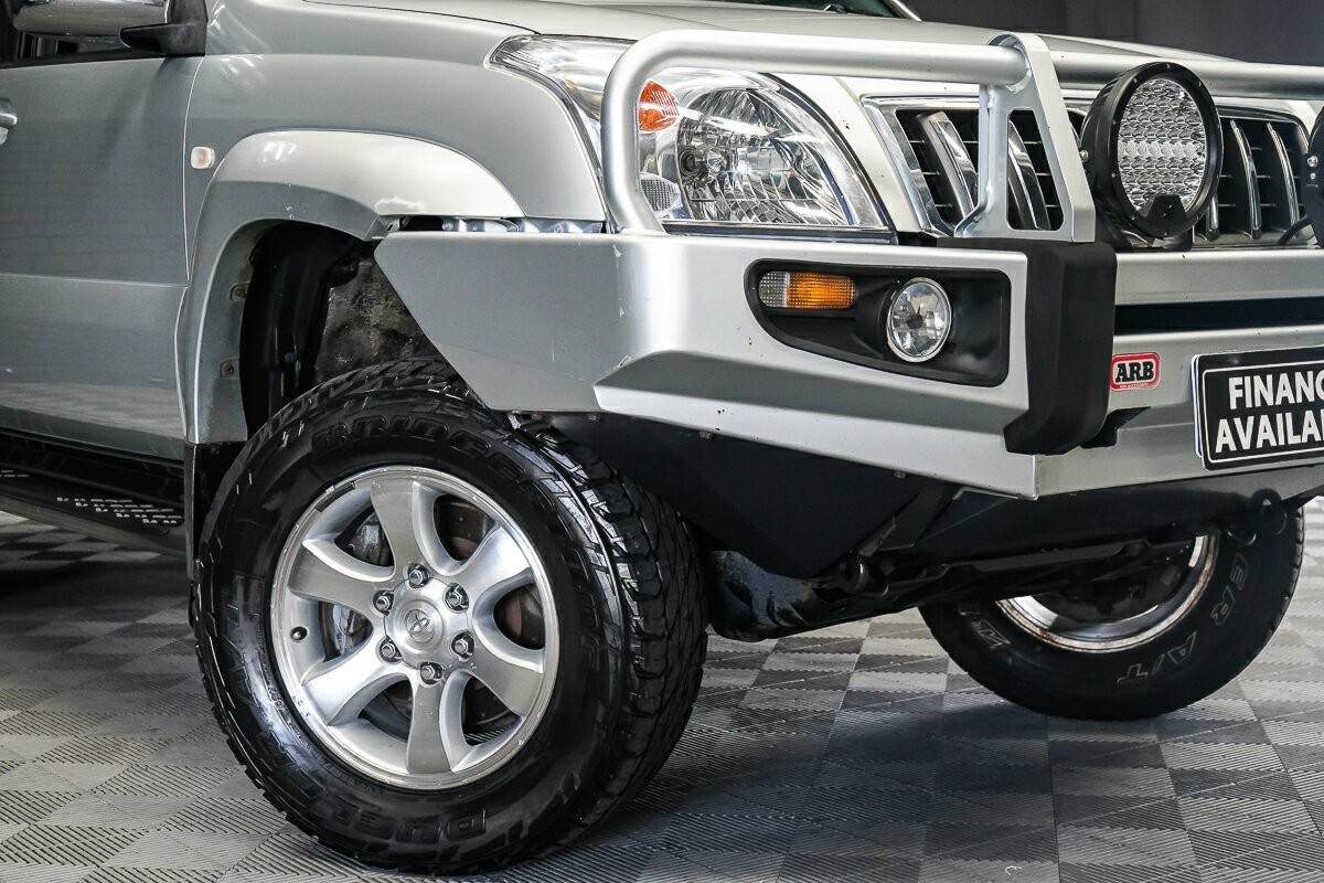 Toyota Landcruiser Prado image 2
