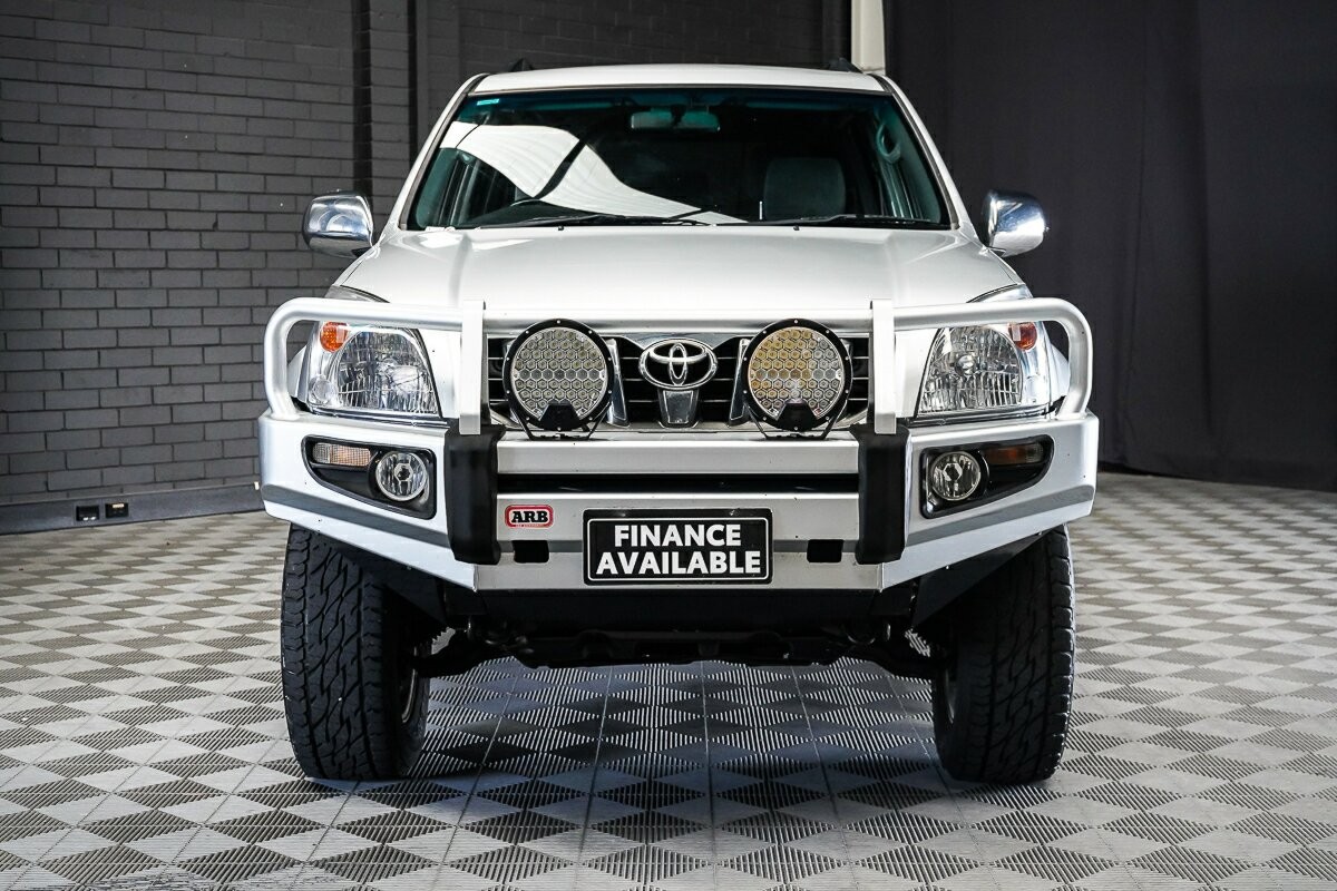 Toyota Landcruiser Prado image 3