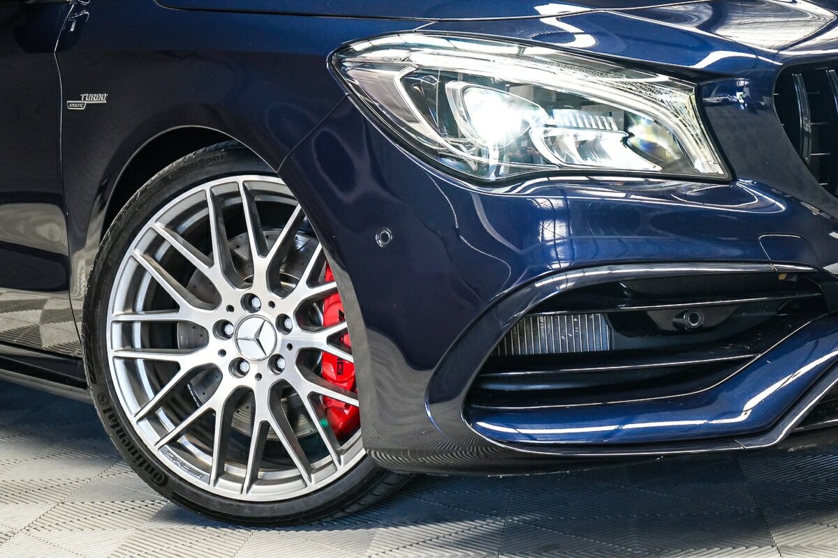 Mercedes Benz Cla-class image 2