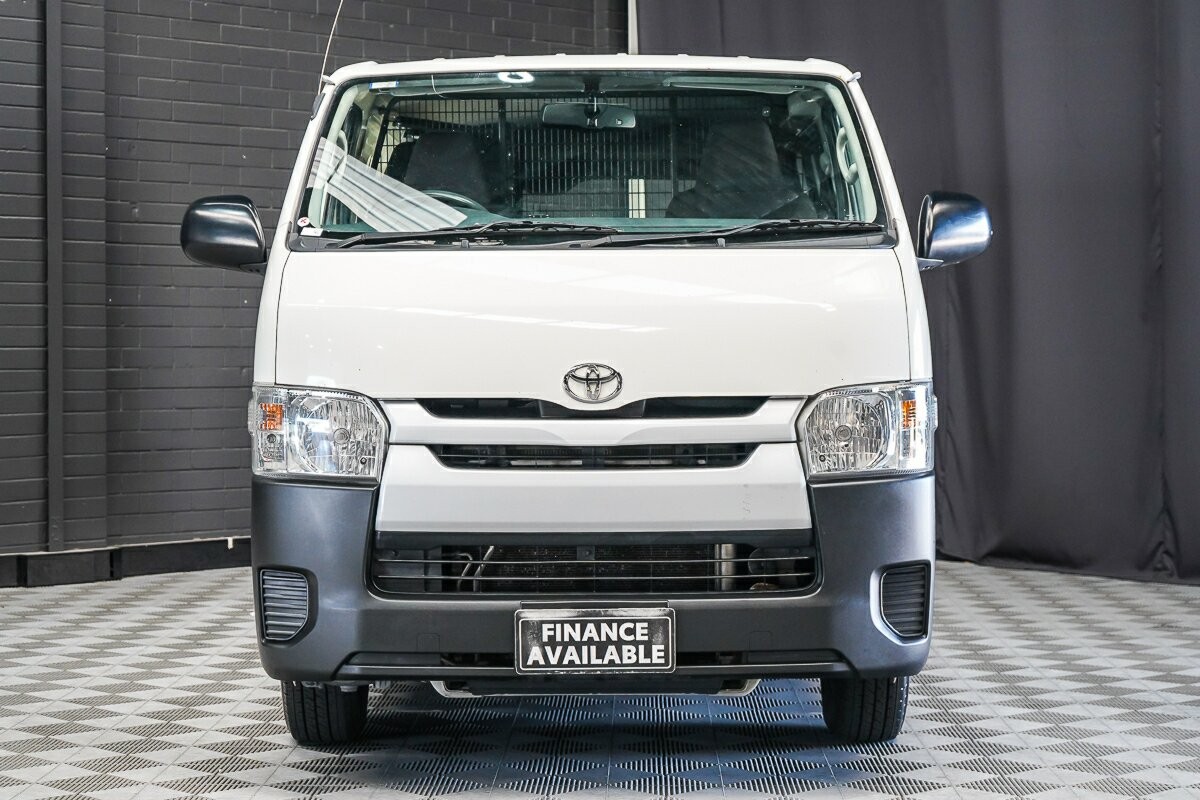 Toyota Hiace image 3