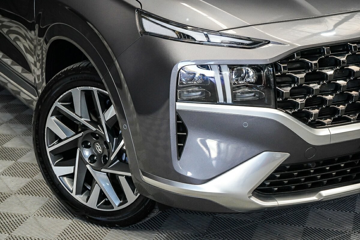 Hyundai Santa Fe image 2