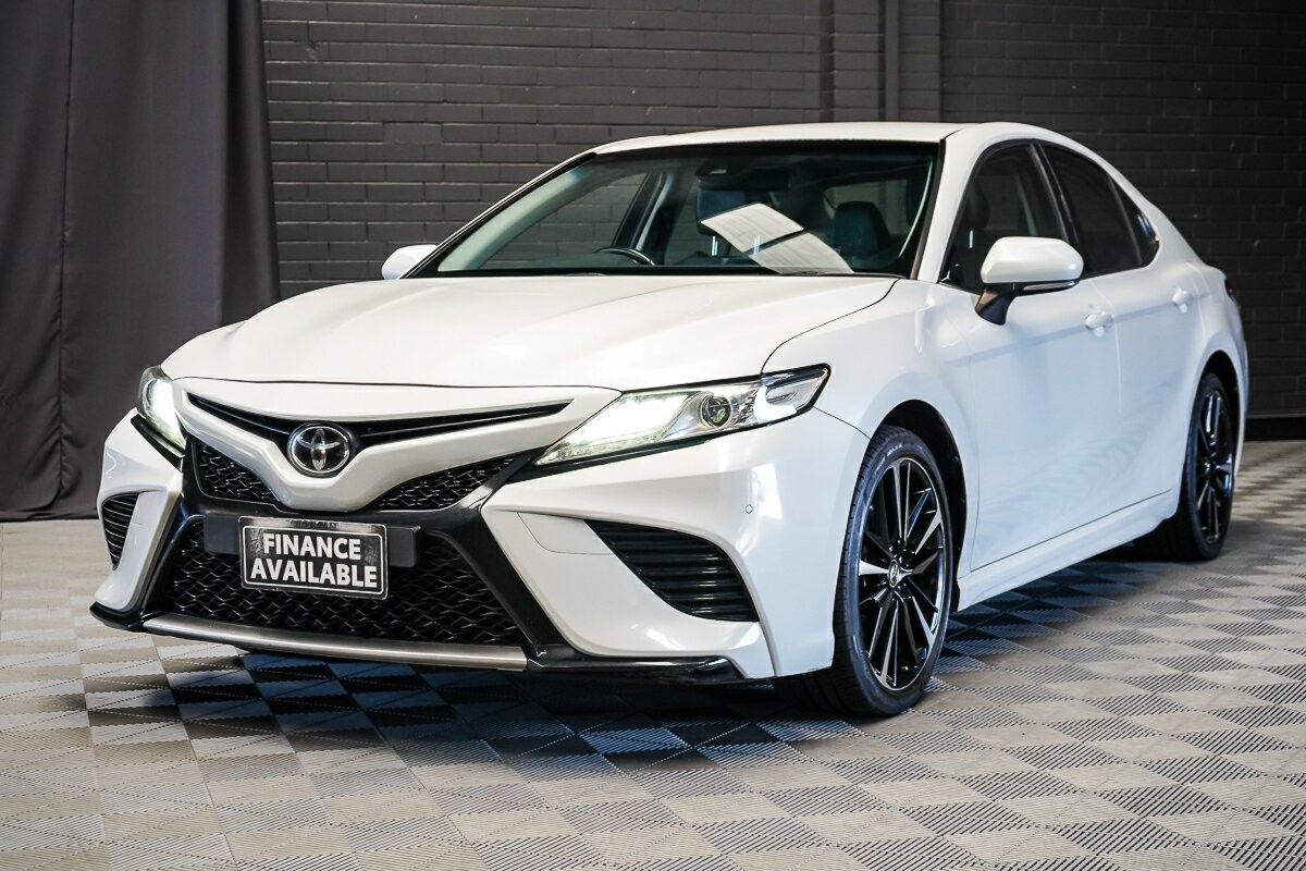 Toyota Camry image 4