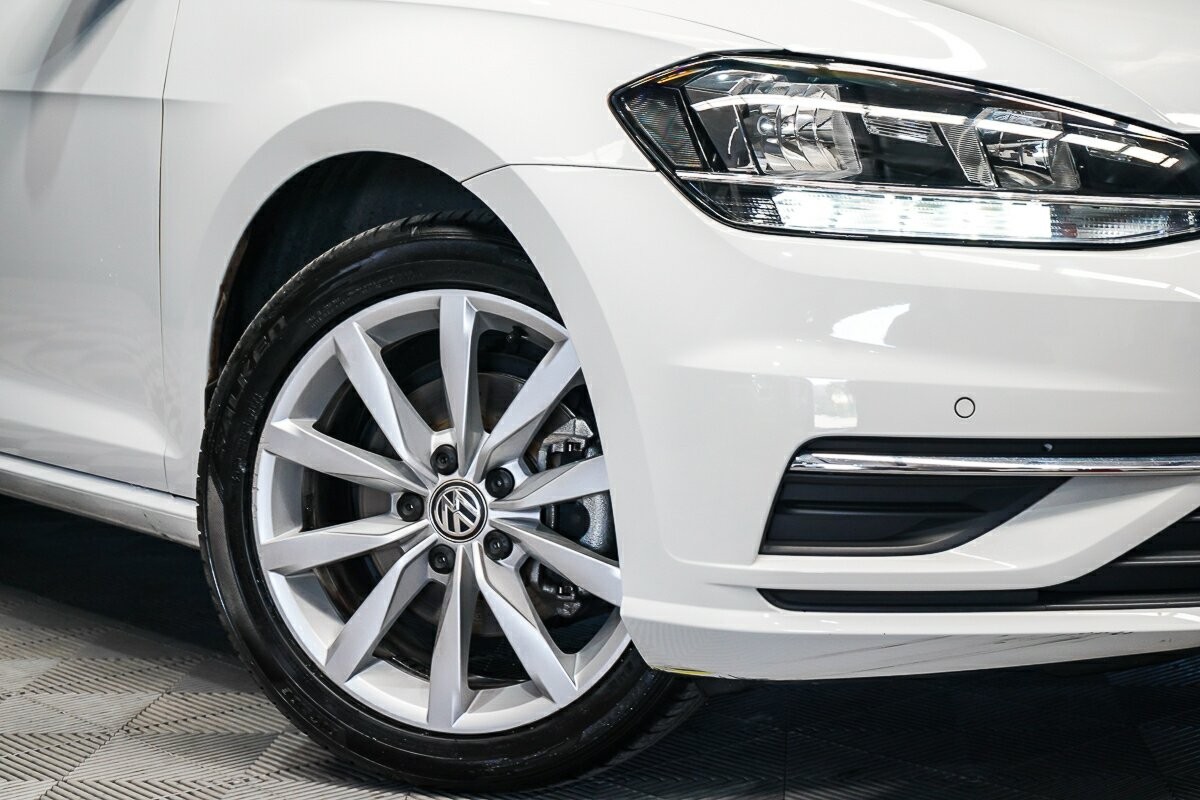 Volkswagen Golf image 2
