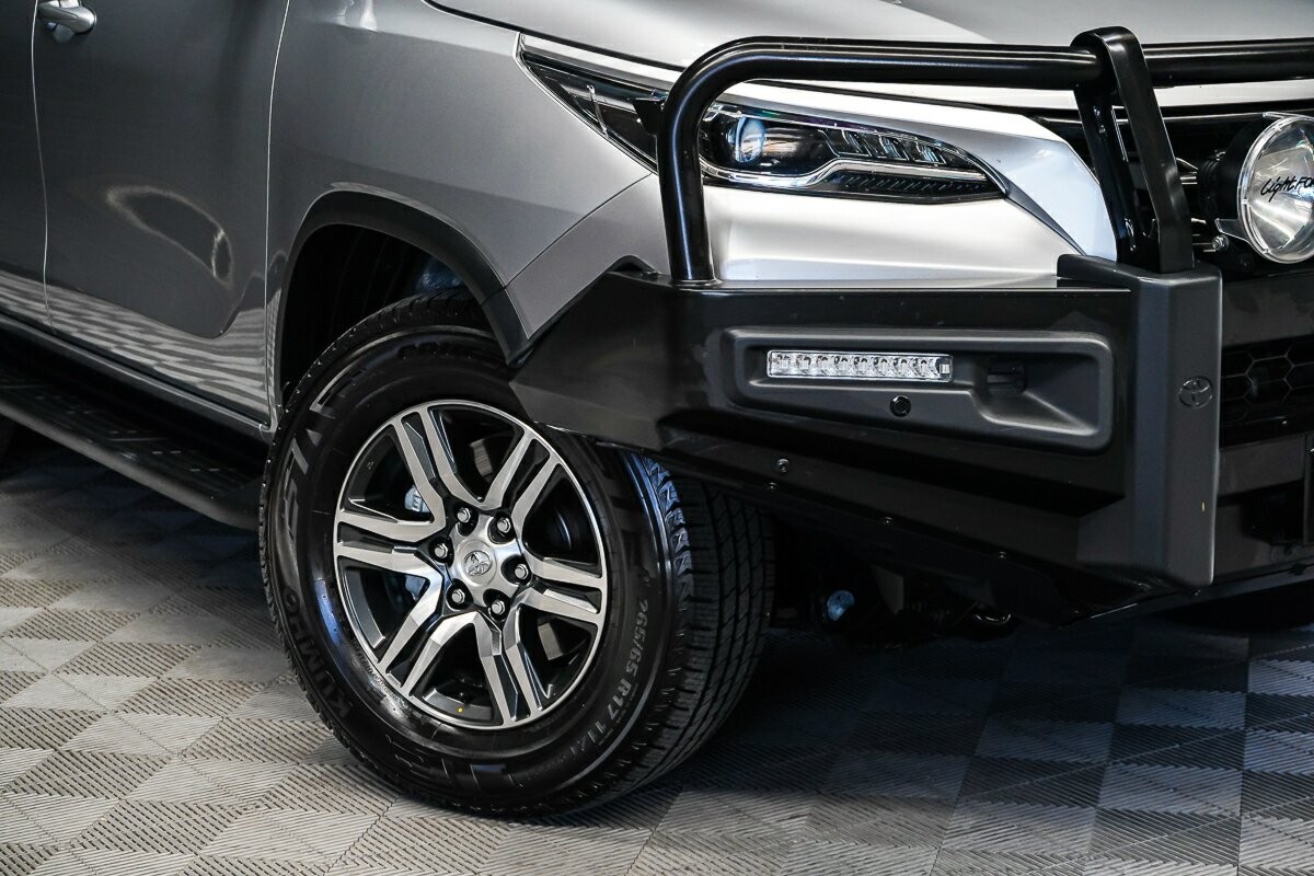Toyota Fortuner image 2