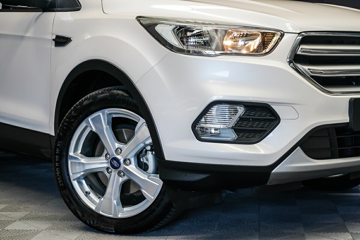 Ford Escape image 2