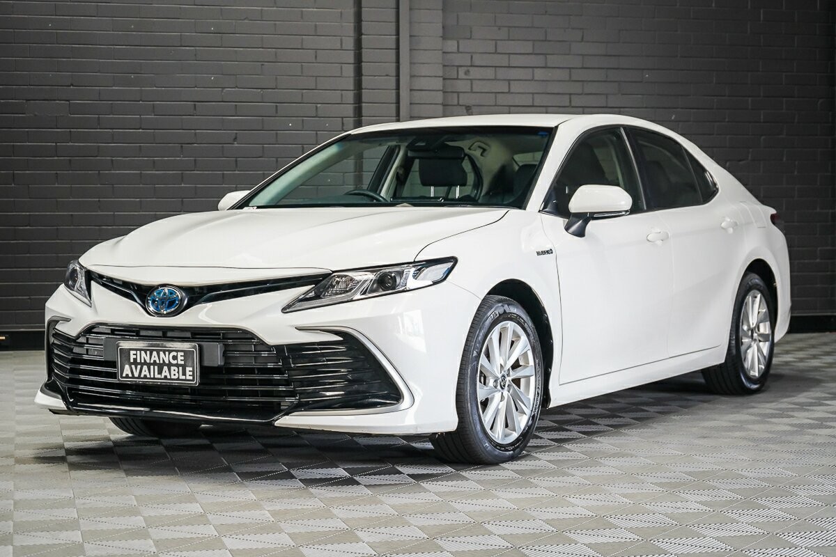 Toyota Camry image 4