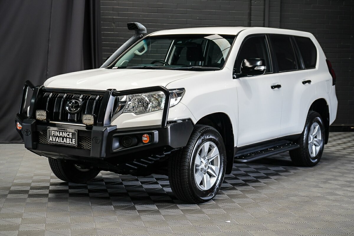 Toyota Landcruiser Prado image 4
