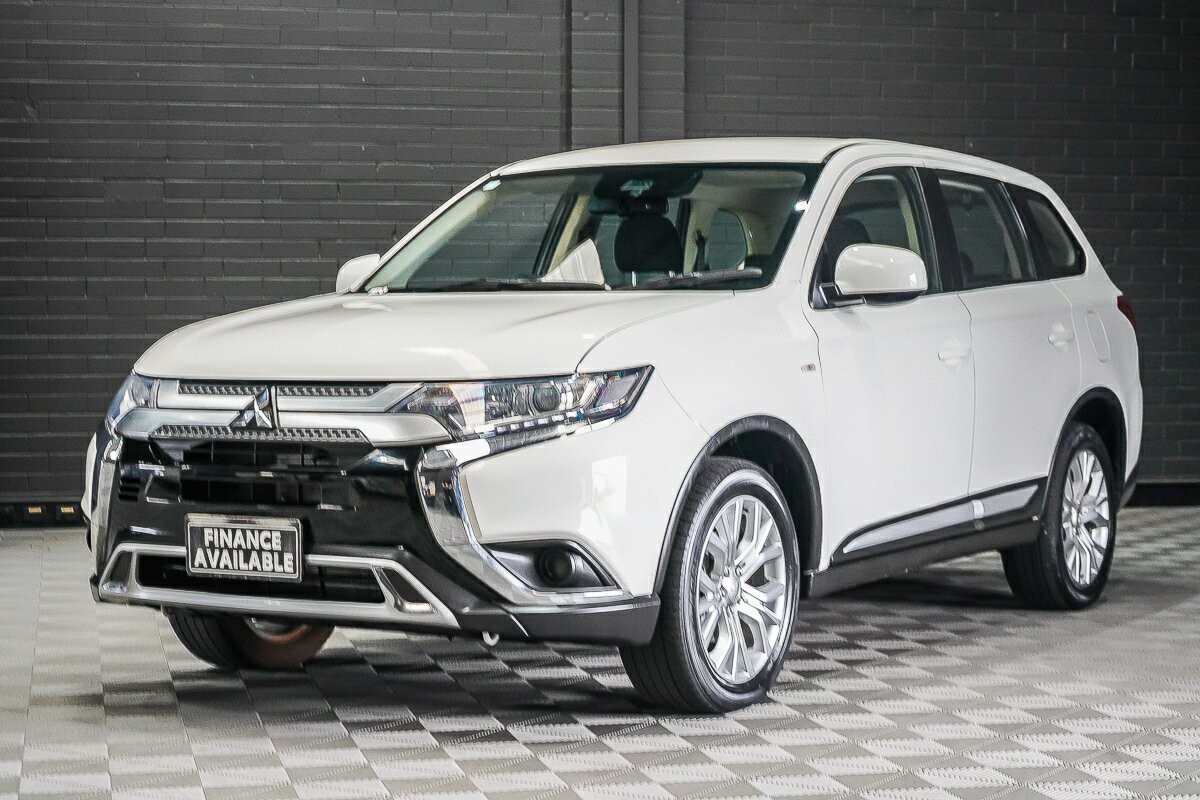 Mitsubishi Outlander image 4