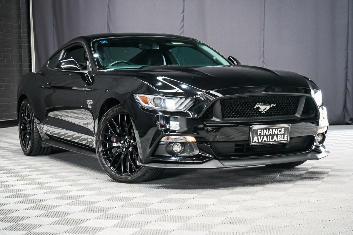 Ford Mustang image 1