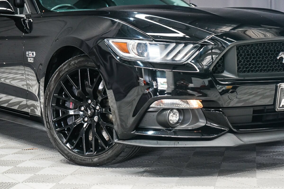 Ford Mustang image 2