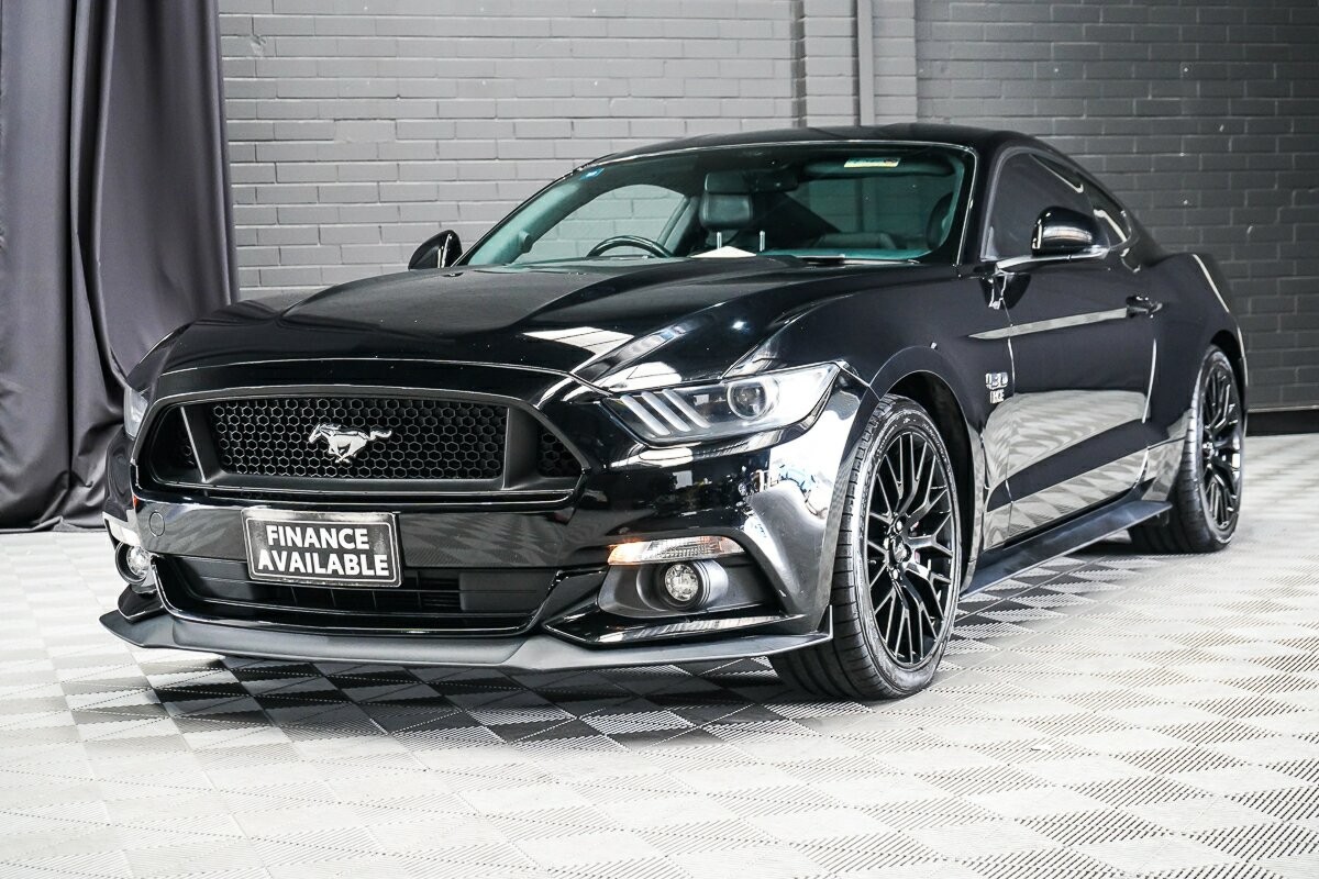 Ford Mustang image 4