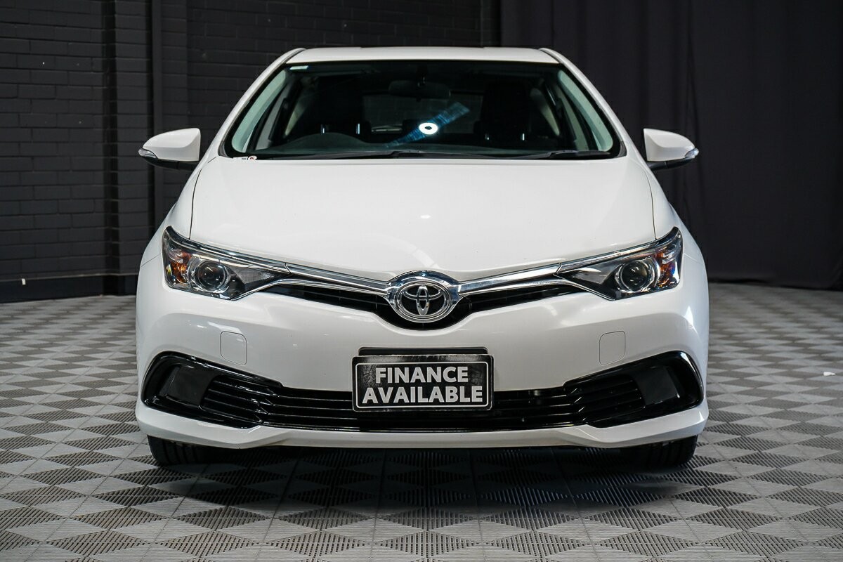 Toyota Corolla image 3