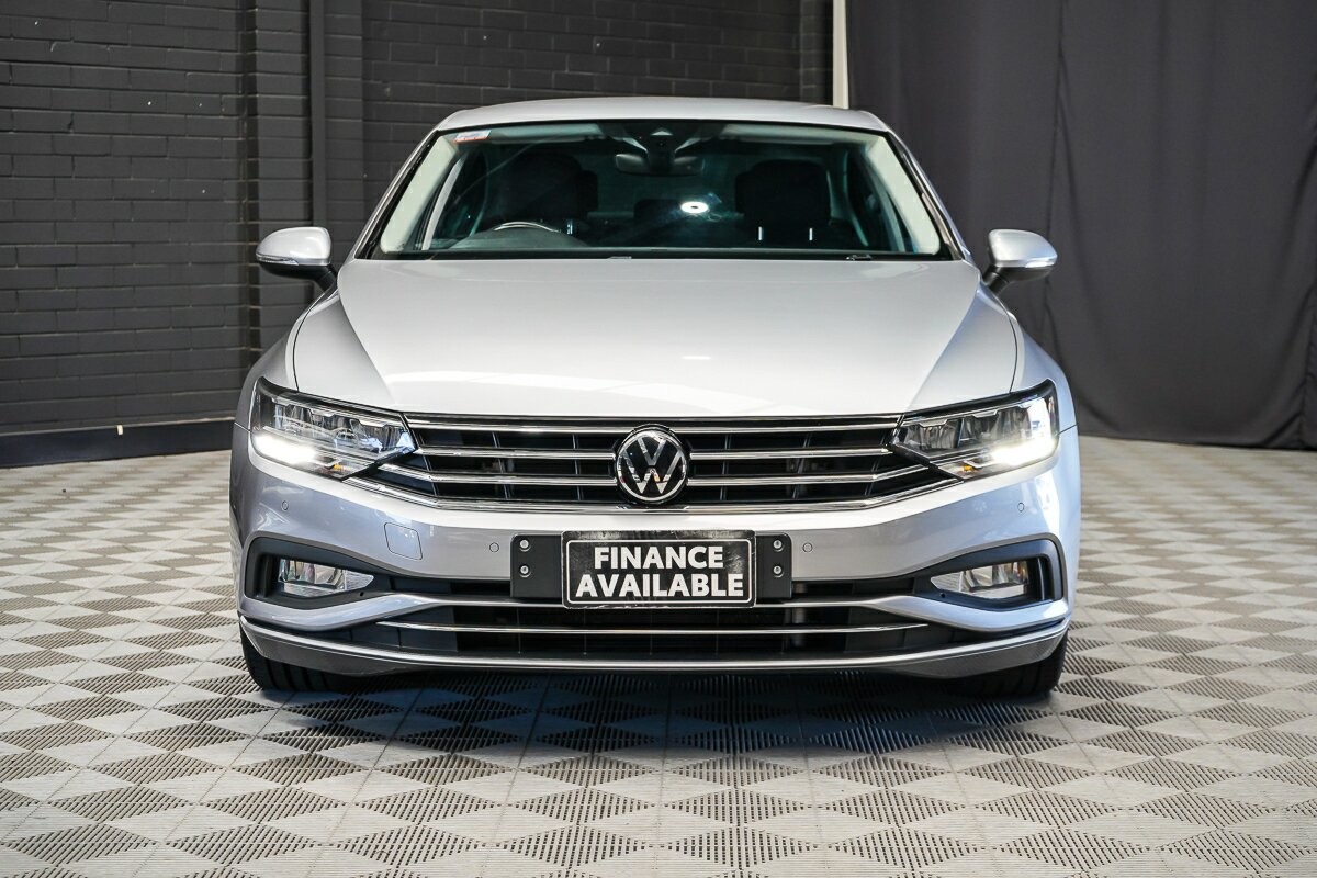 Volkswagen Passat image 3