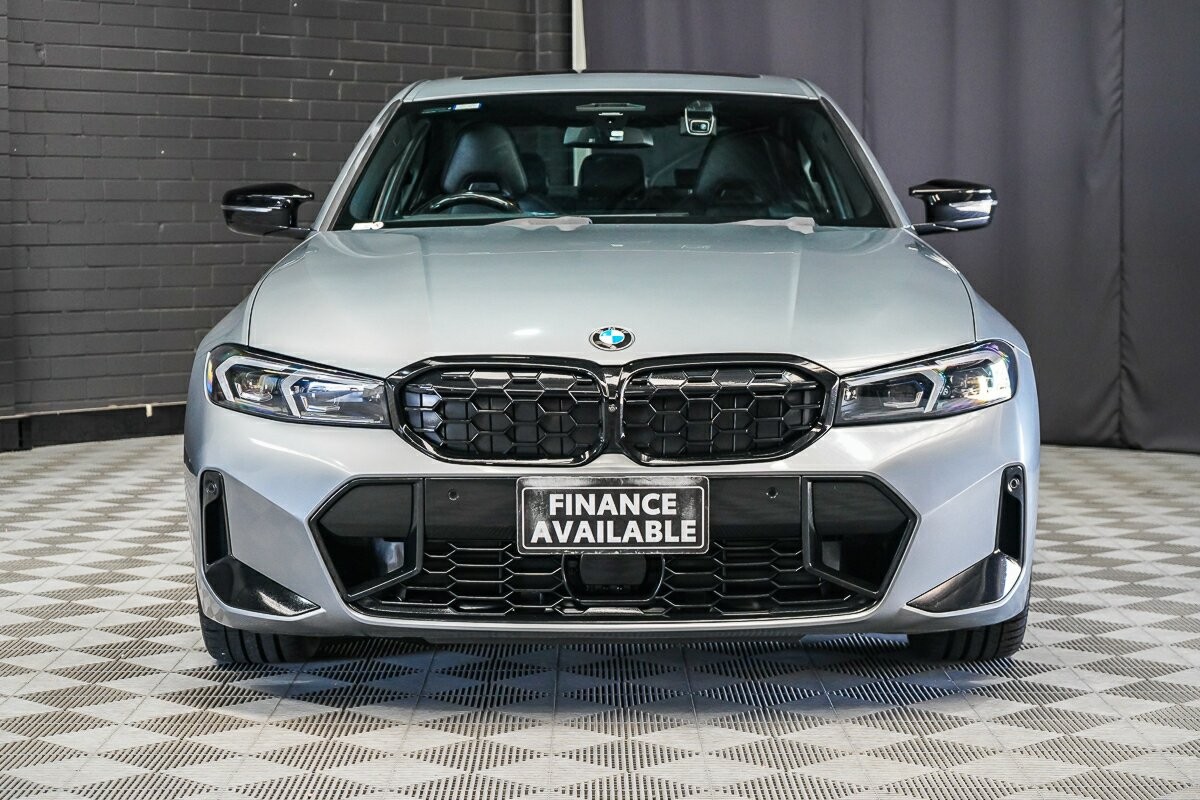 BMW 3 Series image 3
