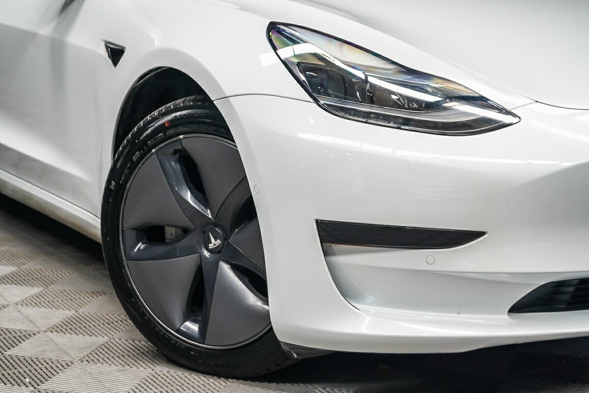 Tesla Model 3 image 2