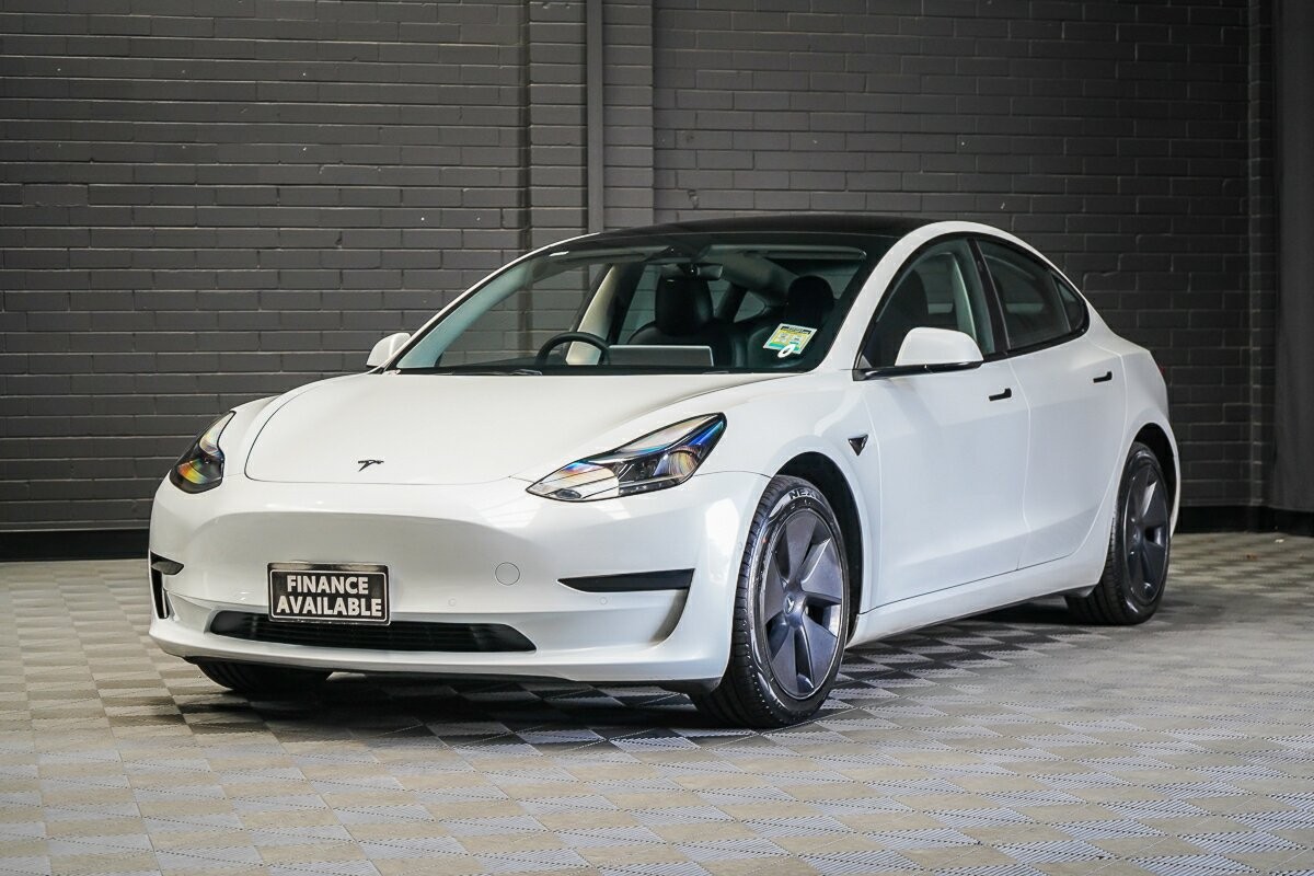 Tesla Model 3 image 4