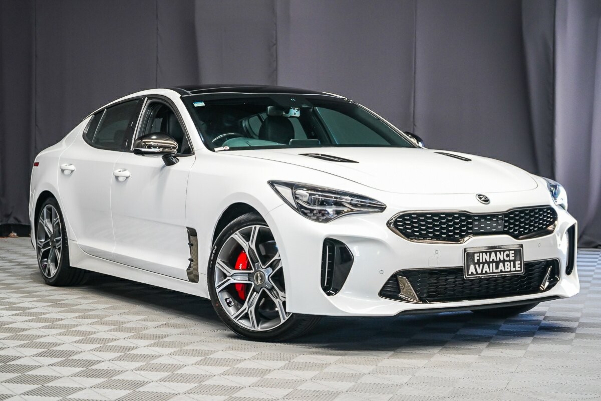 Kia Stinger image 1