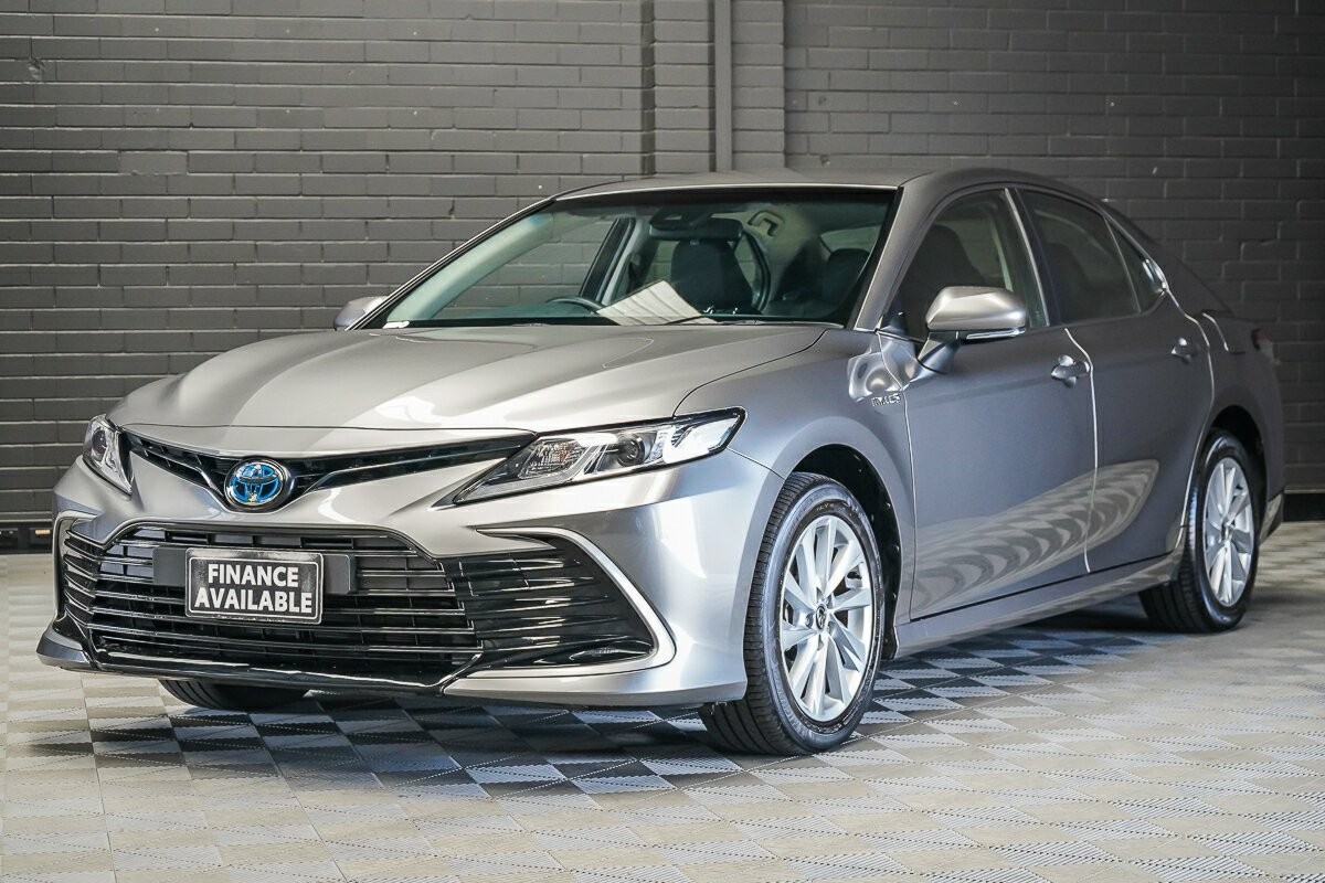 Toyota Camry image 4