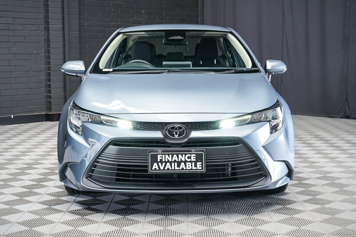Toyota Corolla image 3