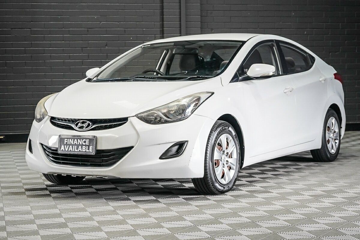 Hyundai Elantra image 4