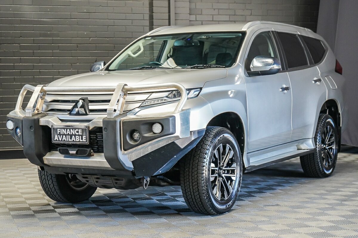 Mitsubishi Pajero Sport image 4