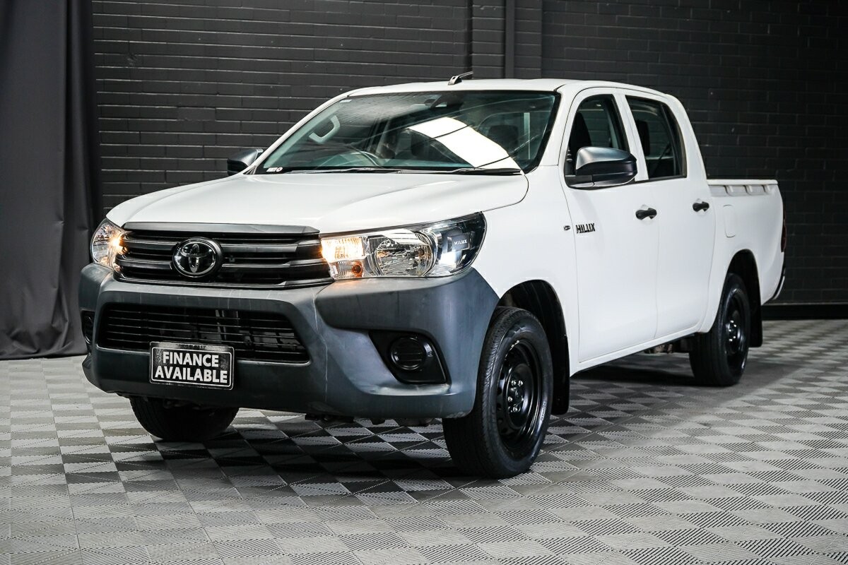 Toyota Hilux image 4