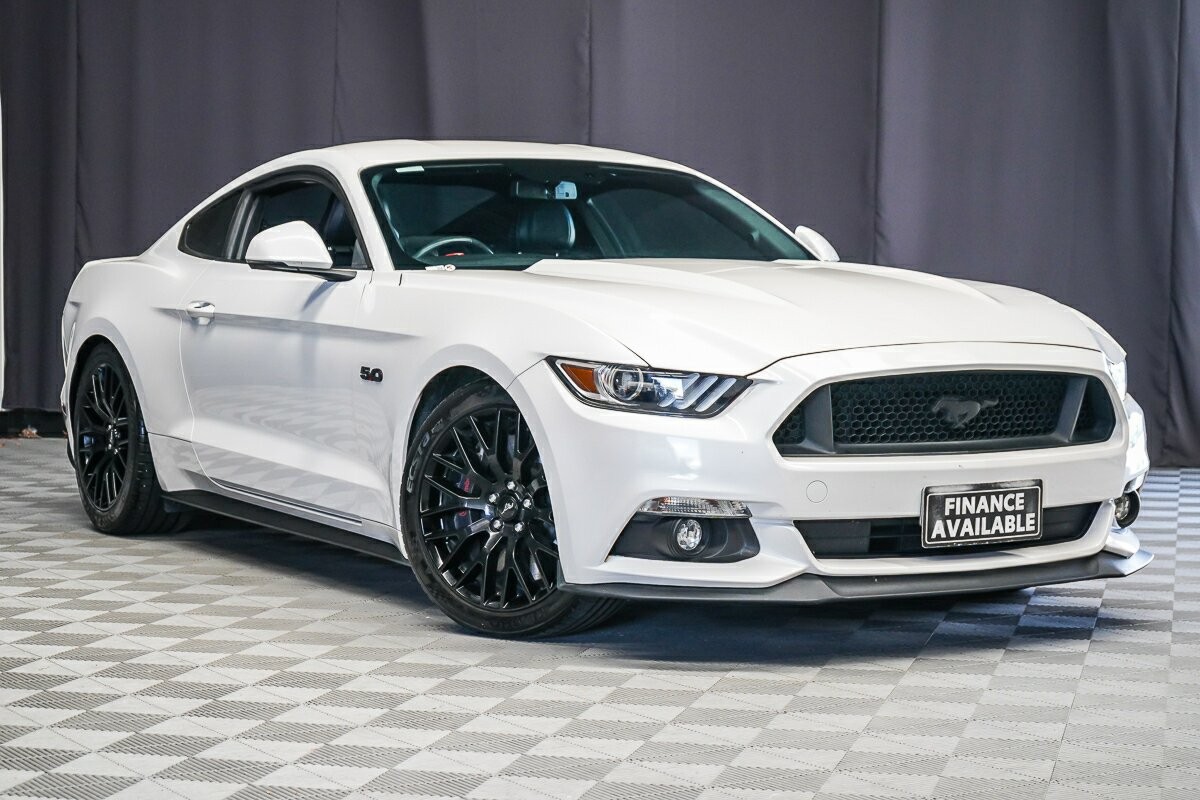 Ford Mustang image 1