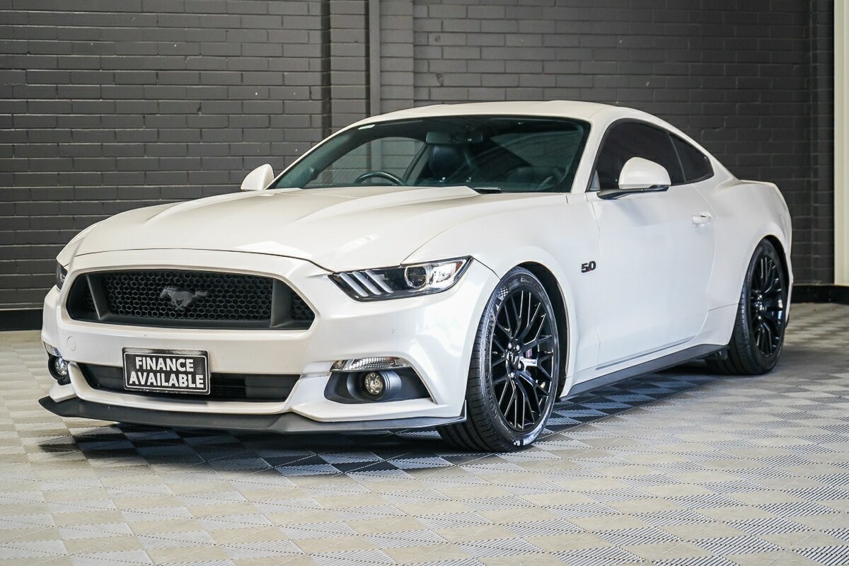 Ford Mustang image 4