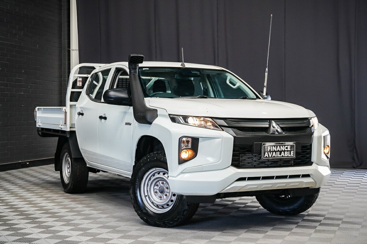 Mitsubishi Triton image 1
