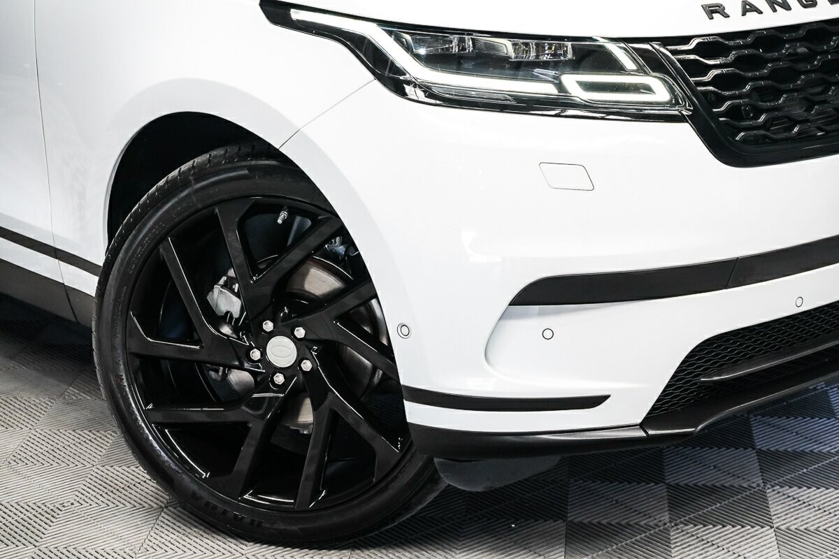 Land Rover Range Rover Velar image 2