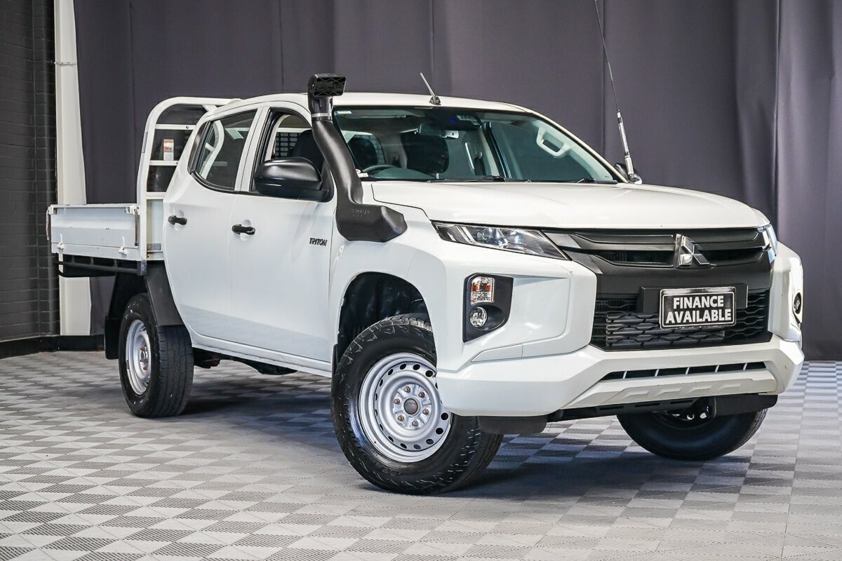 Mitsubishi Triton image 1