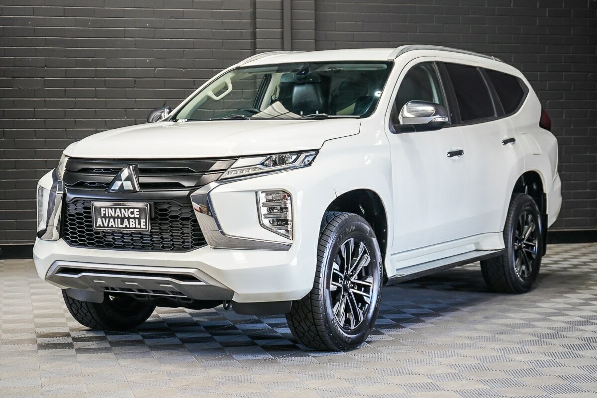 Mitsubishi Pajero Sport image 4