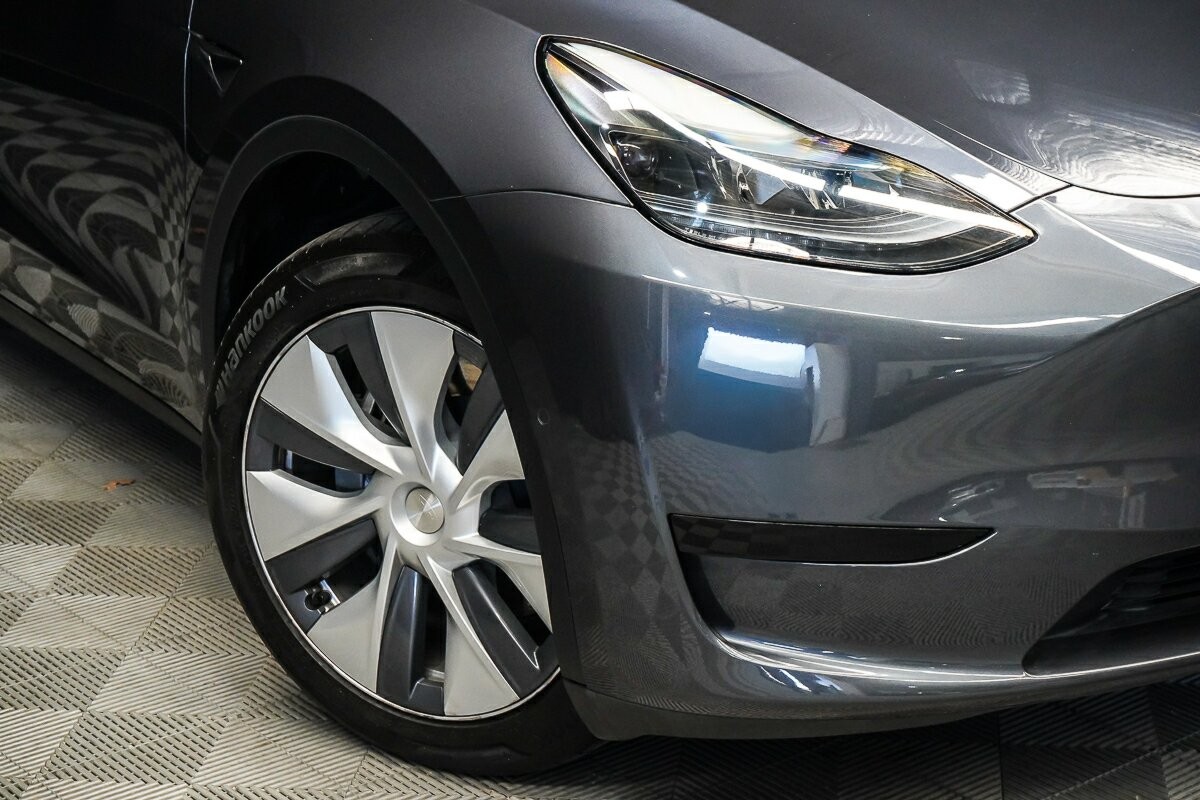 Tesla Model Y image 2