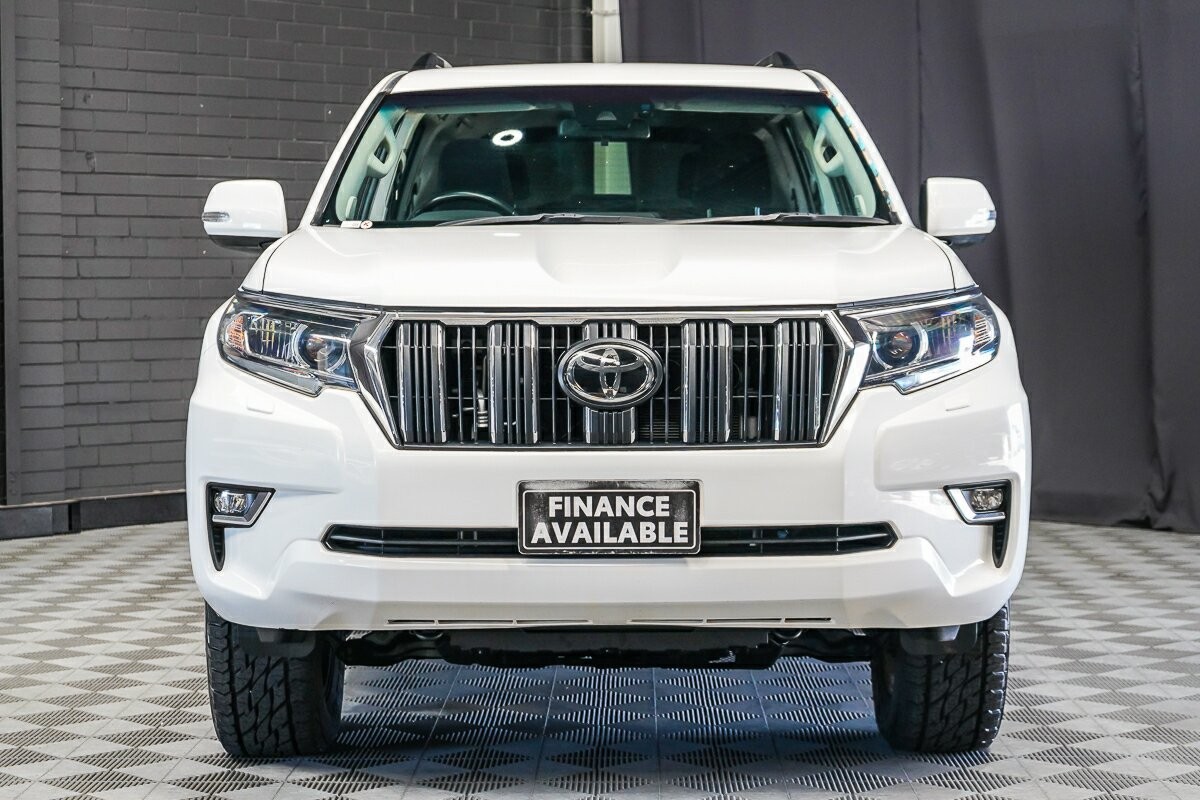Toyota Landcruiser Prado image 3