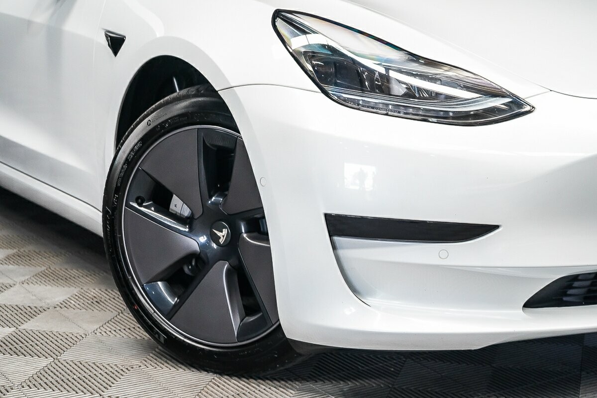 Tesla Model 3 image 2
