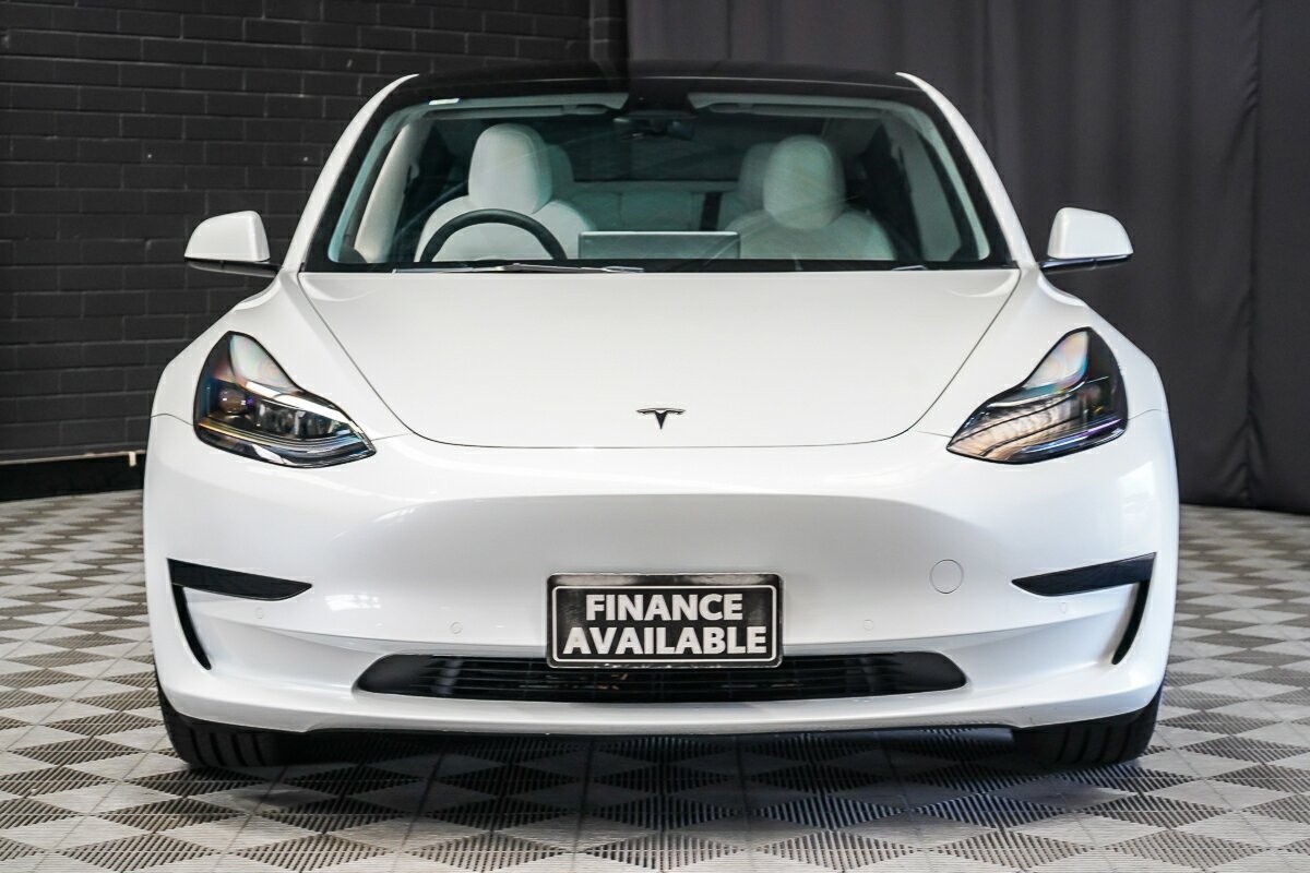 Tesla Model 3 image 3
