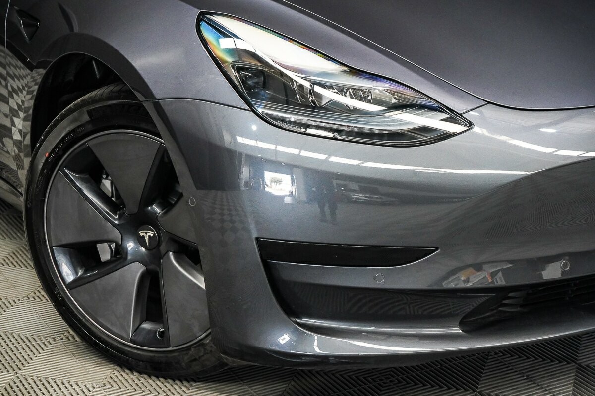 Tesla Model 3 image 2