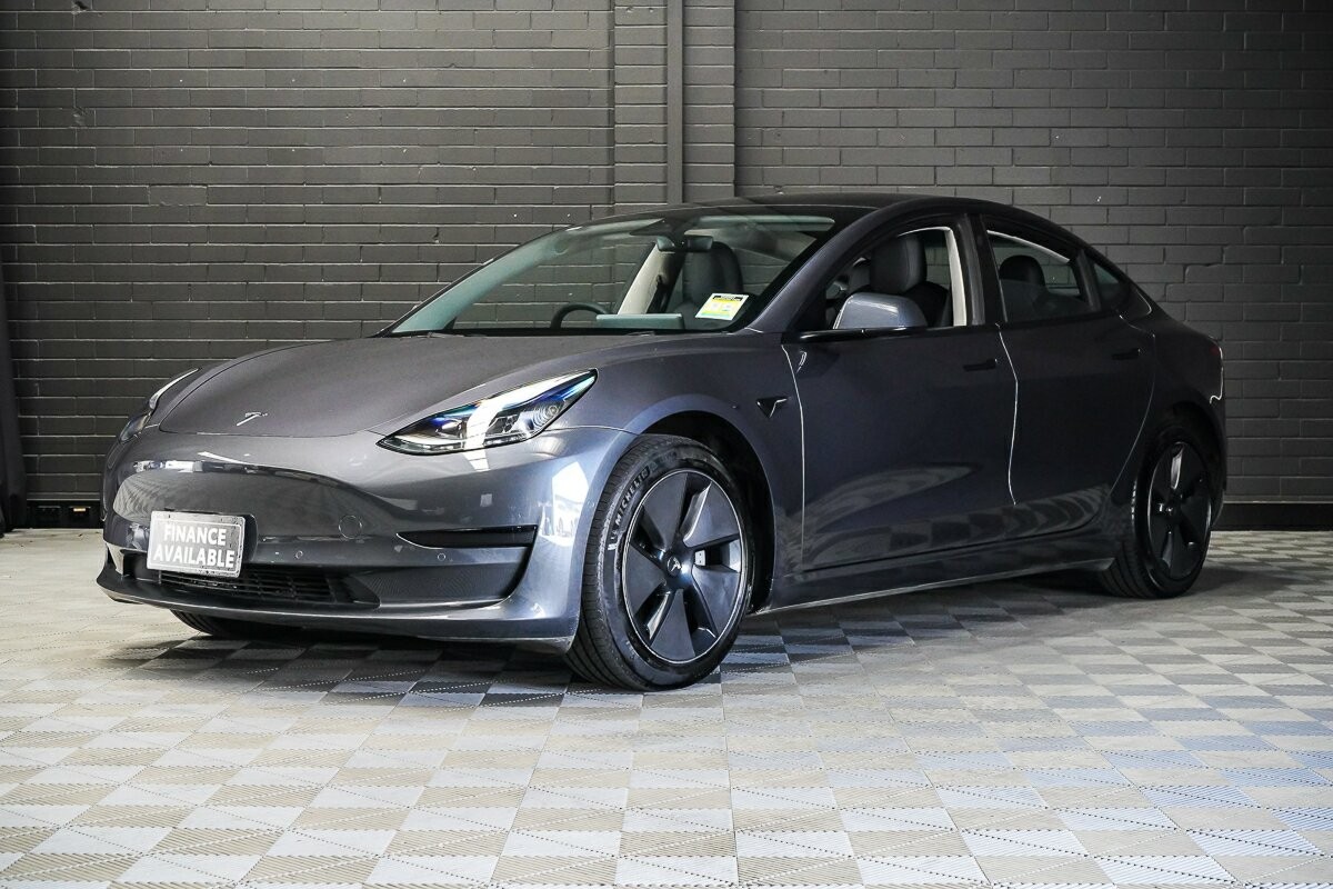 Tesla Model 3 image 4