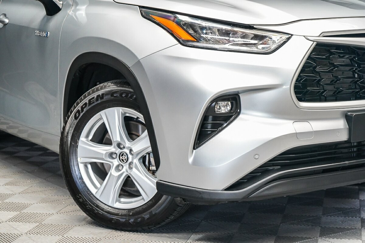 Toyota Kluger image 2