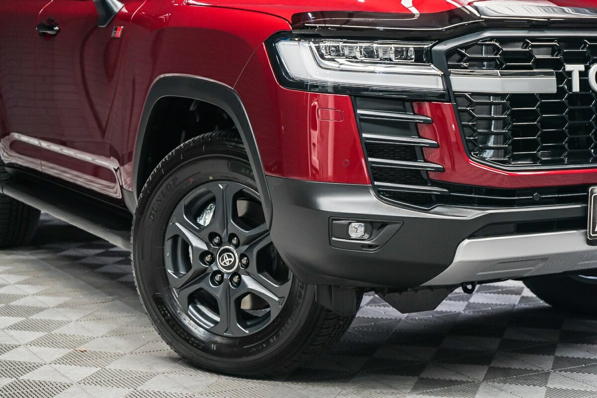 Toyota Landcruiser image 2